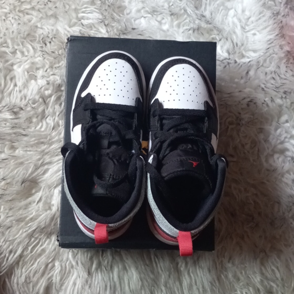Jordan 1 MID SE (TD)